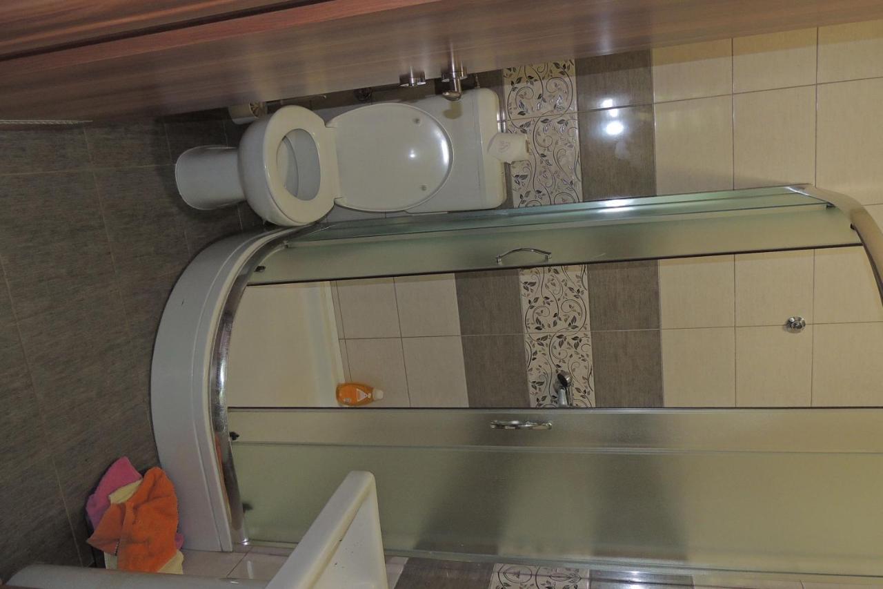 Hostel Villa Popovic ทราฟนิค ภายนอก รูปภาพ