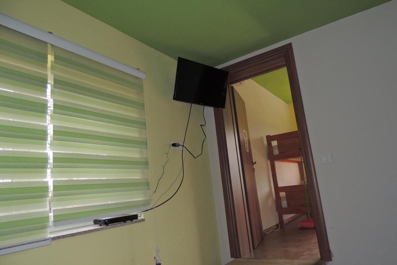 Hostel Villa Popovic ทราฟนิค ภายนอก รูปภาพ